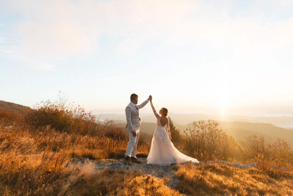 asheville elopement photographer at black balsam knob photographs couple eloping on the mountaintop